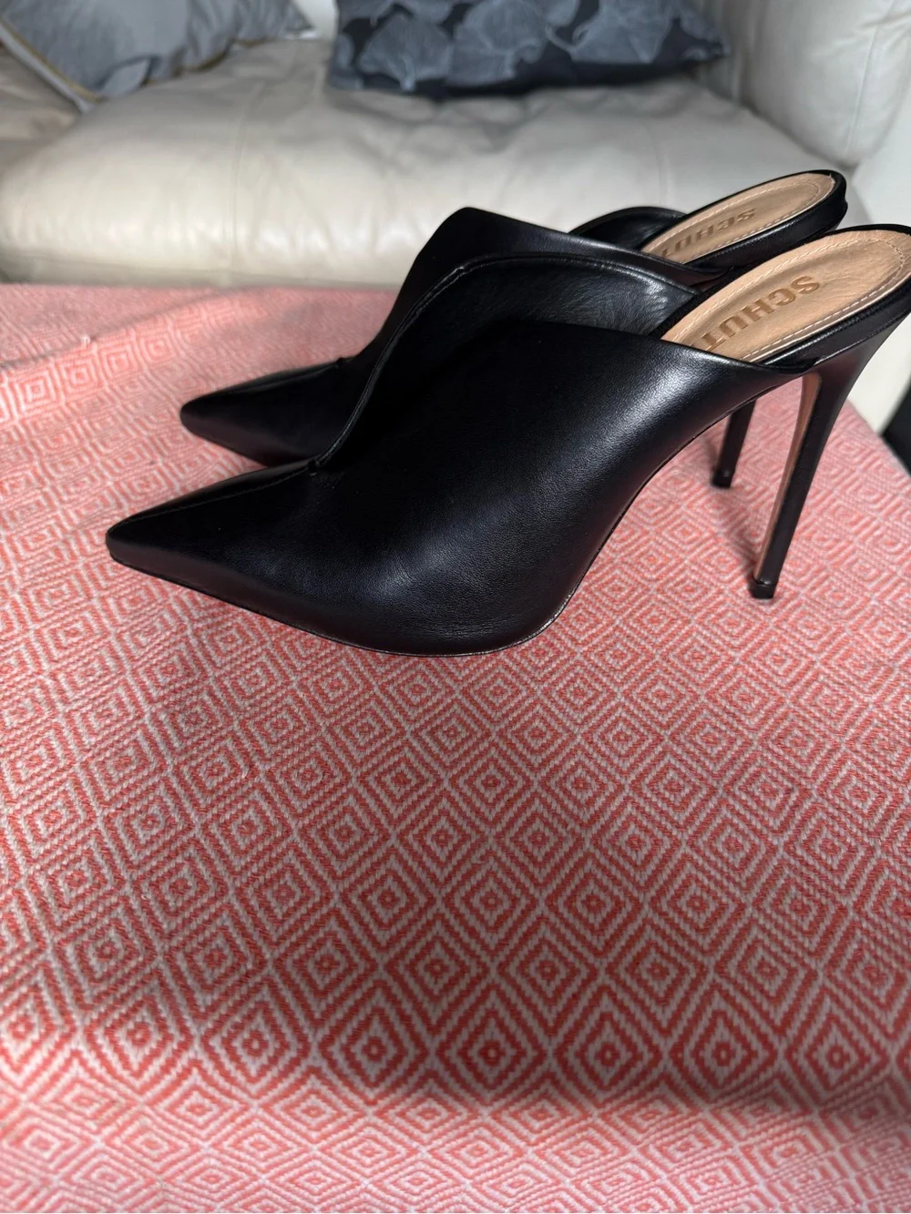 Schutz Black Pointed on Leather Mules with Front Slit - Picture 2 of 4